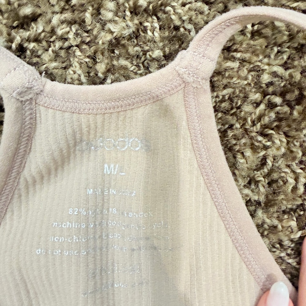 Tan Ribbed Cropped Tank Top - Picture 3 of 4